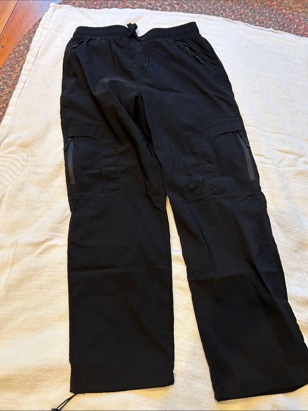 Women's Black Ankle-Length Cargo Pants with Zip Pockets